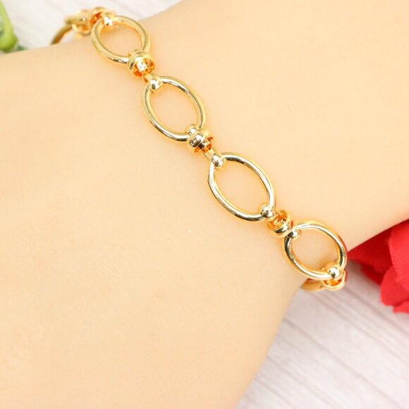 "Trendy Handmade Bracelet – A Thoughtful Gift for Girls & Women | UNVRC1620 - Picture 1 of 10